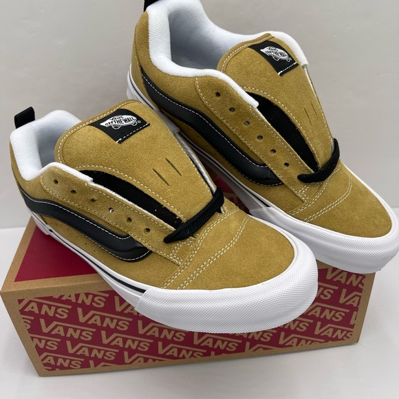 Vans Men’s Ochre and Black Skate Knu Skool
Suede Antelope
VN0009QC5QJ Sneakers - Picture 6 of 16